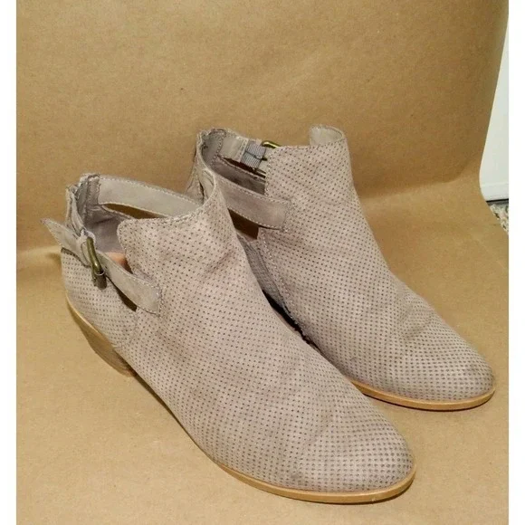 Dolce Vita Taupe Bootie - Size 8 - Picture 3 of 7